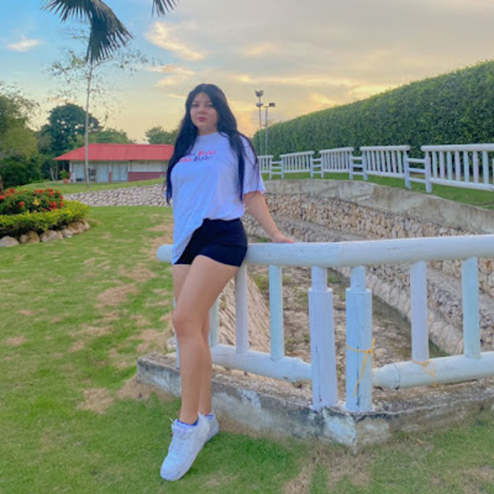 Meet your Posher, Maria paz